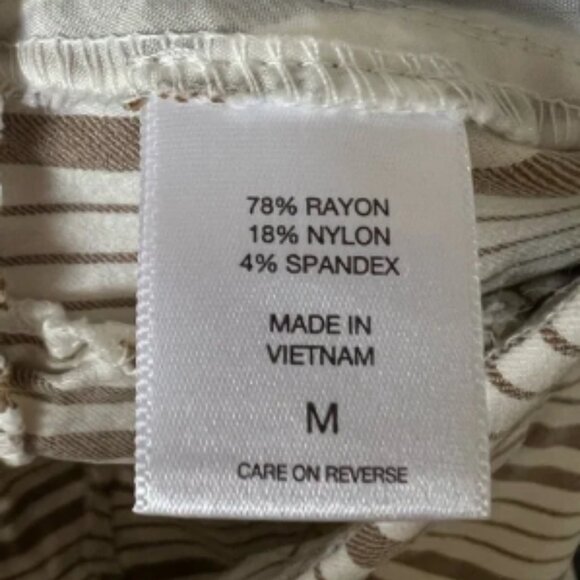 New York & Company Tan and White Striped Shorts | Size Medium - Picture 4 of 5